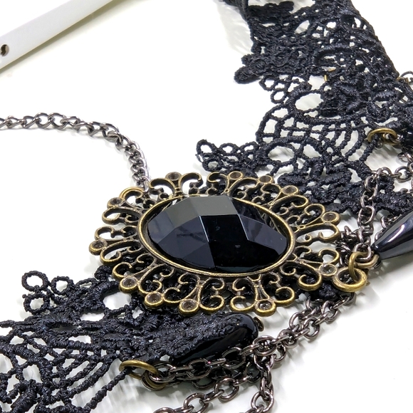 Icing Lace Brass-toned Chain/Elastic Crown Hairband w/ Teardrop Beading - Picture 3 of 3